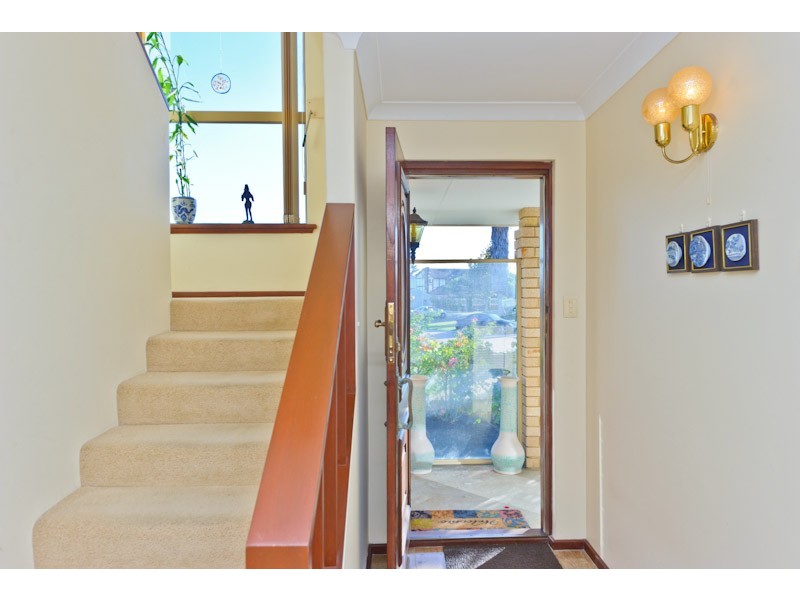 6 Fairlight Rise, Kallaroo WA 6025