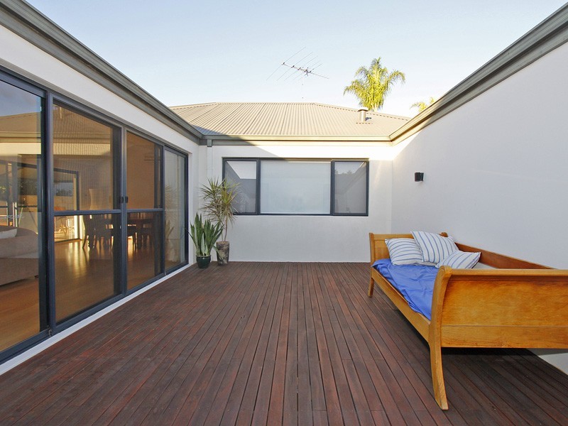 32 Koolyanga Rd, Mullaloo WA 6027