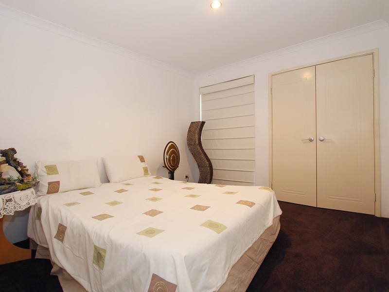 32 Koolyanga Rd, Mullaloo WA 6027