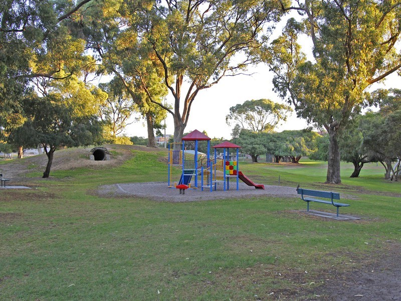 32 Koolyanga Rd, Mullaloo WA 6027