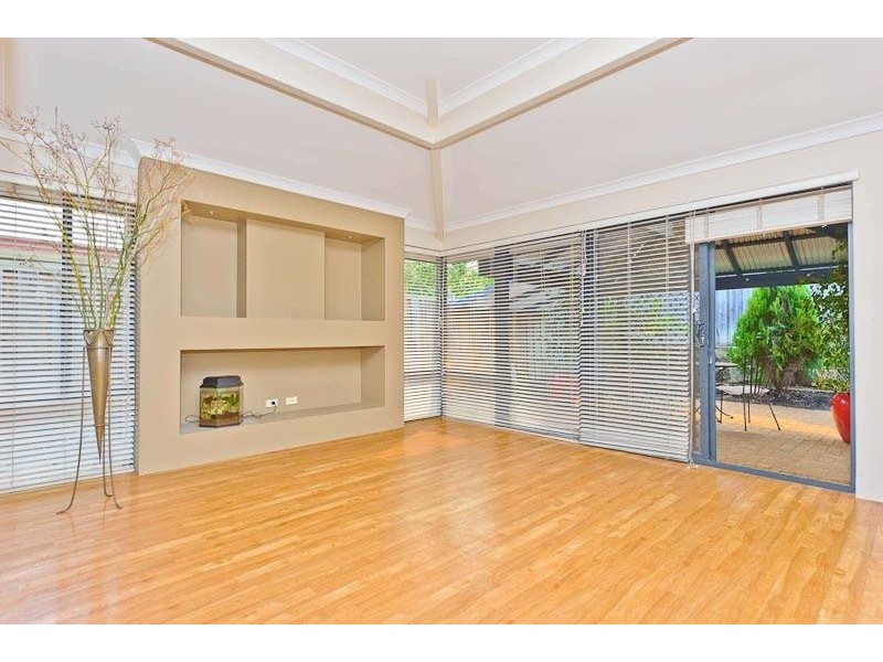 15 Karbar Pass, Ellenbrook WA 6069