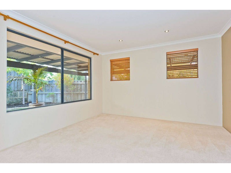 15 Karbar Pass, Ellenbrook WA 6069