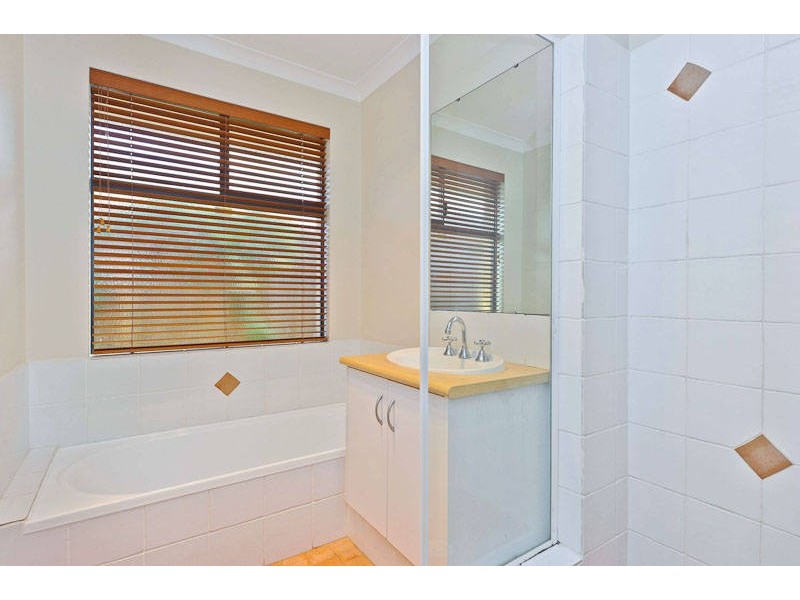 15 Karbar Pass, Ellenbrook WA 6069