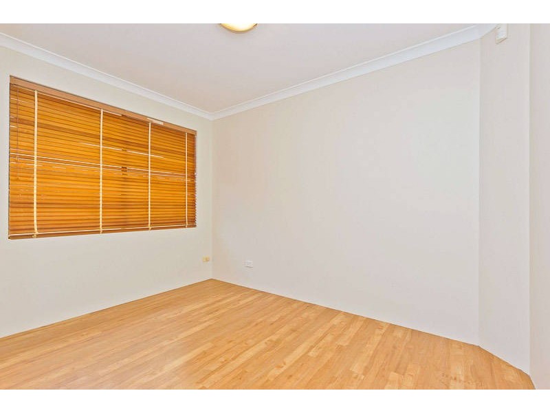 15 Karbar Pass, Ellenbrook WA 6069