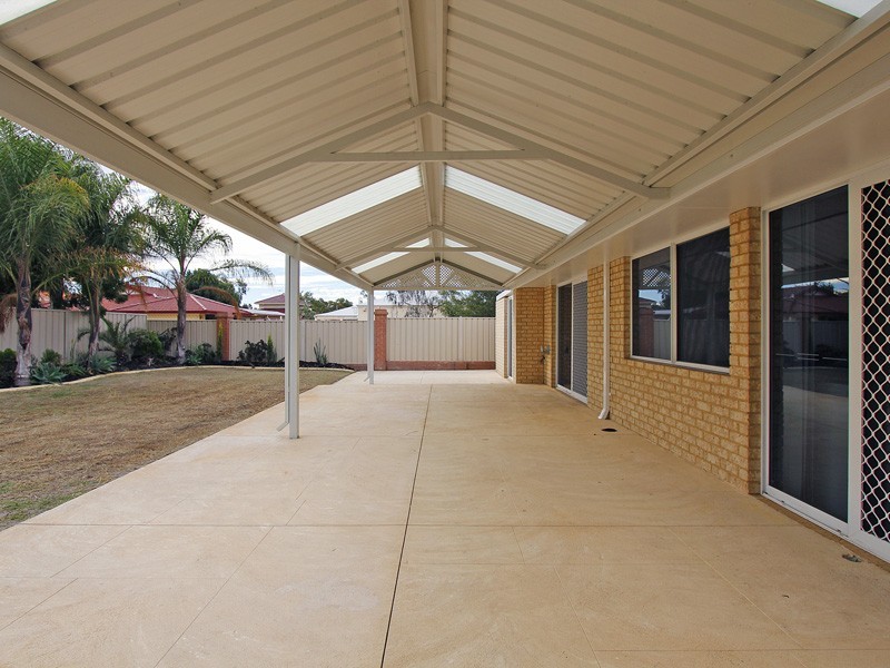 8 Houghton Drive, Carramar WA 6031