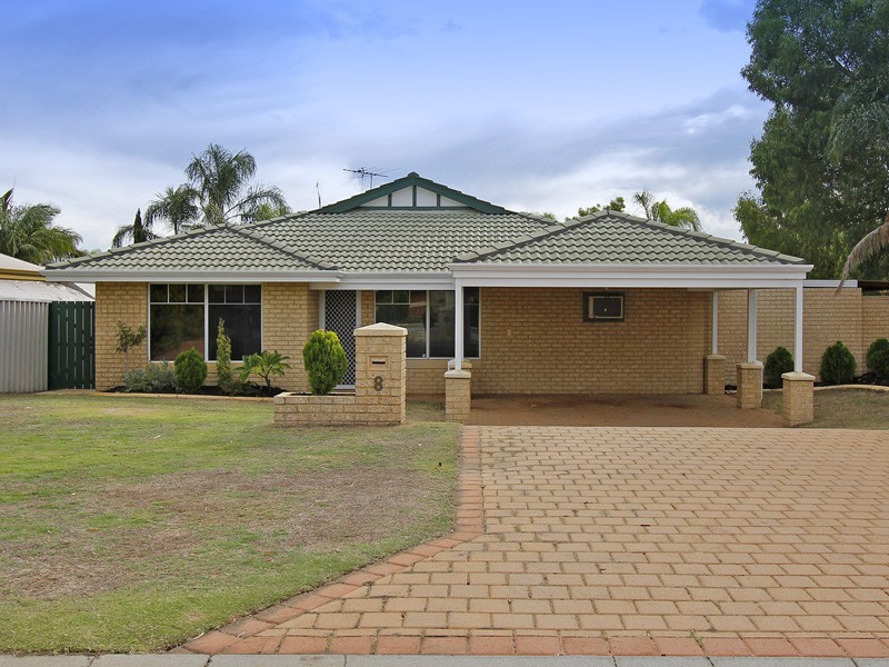 8 Houghton Drive, Carramar WA 6031