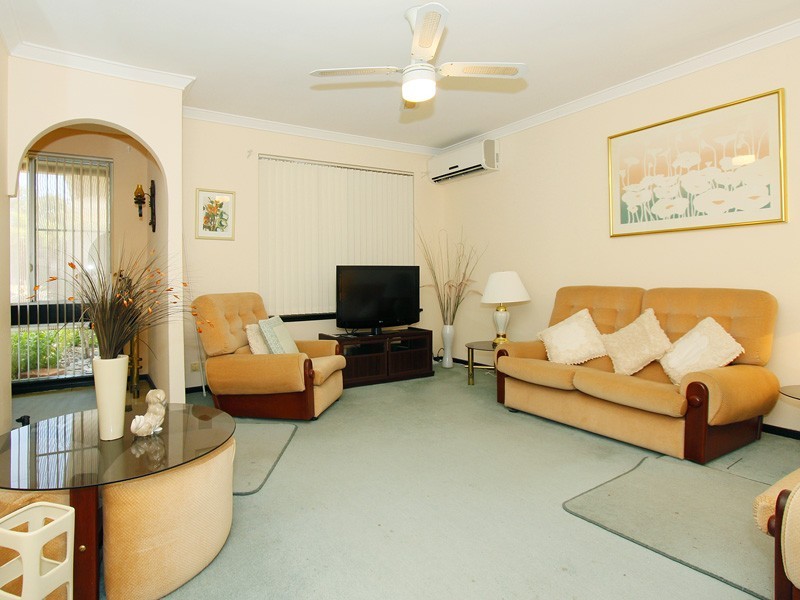 2B McKinlay Ave, Padbury WA 6025