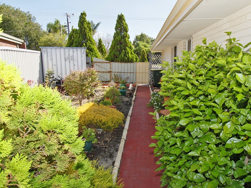 2B McKinlay Ave, Padbury WA 6025