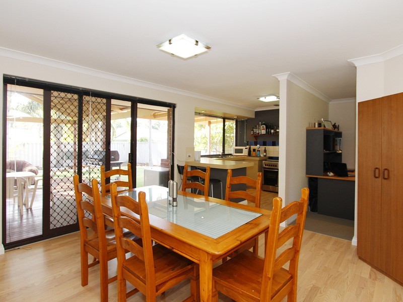 15 Dulwich Place, Kingsley WA 6026