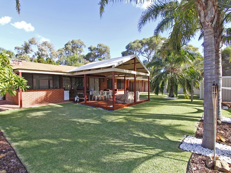 15 Dulwich Place, Kingsley WA 6026