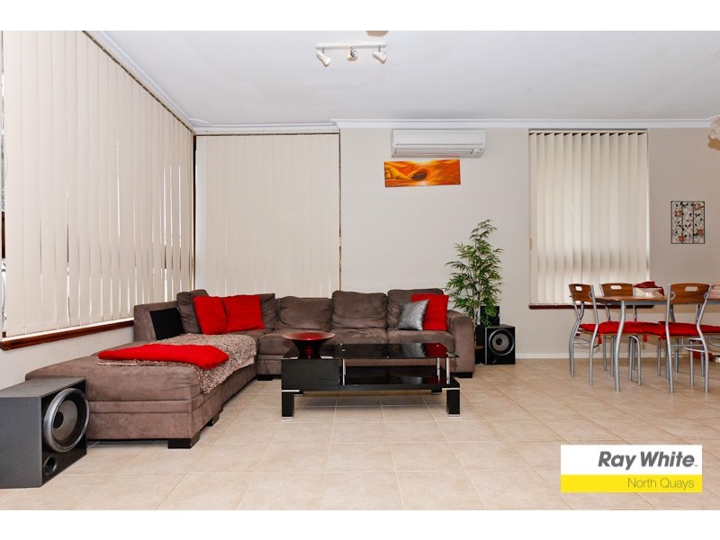 10 Delcomyn Place, Craigie WA 6025