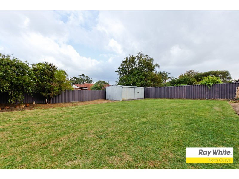 10 Delcomyn Place, Craigie WA 6025