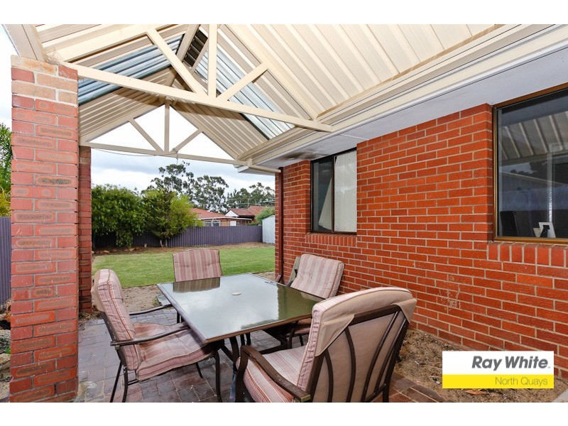 10 Delcomyn Place, Craigie WA 6025