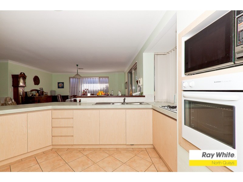 8 Larch Court, Woodvale WA 6026