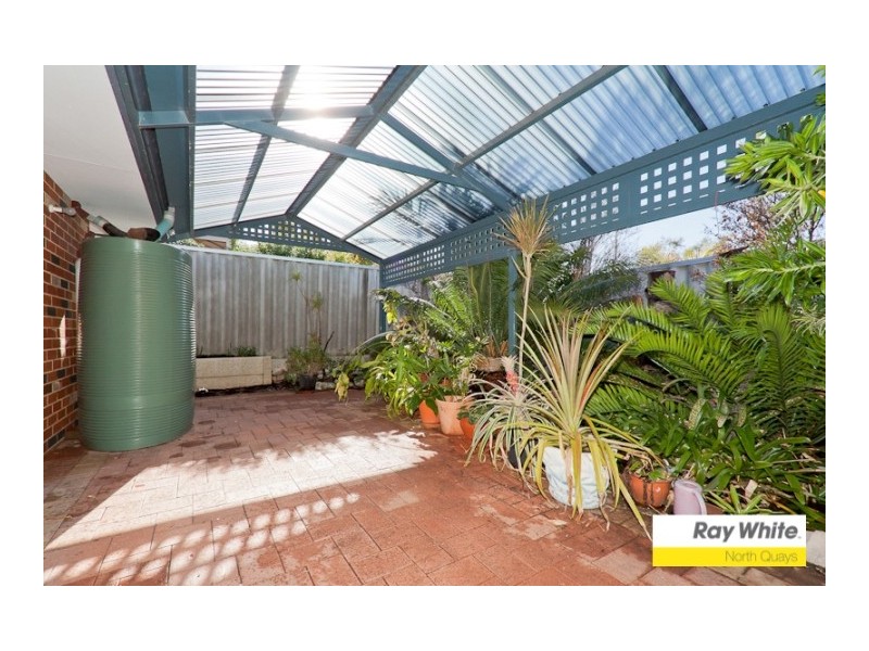 8 Larch Court, Woodvale WA 6026