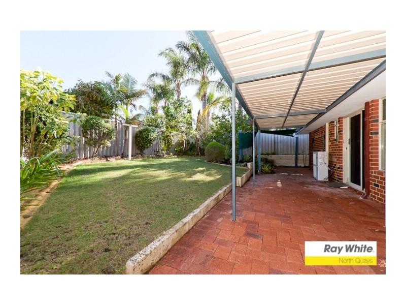 8 Larch Court, Woodvale WA 6026