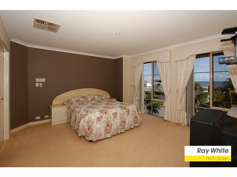 4 Randell Cr, Ocean Reef WA 6027
