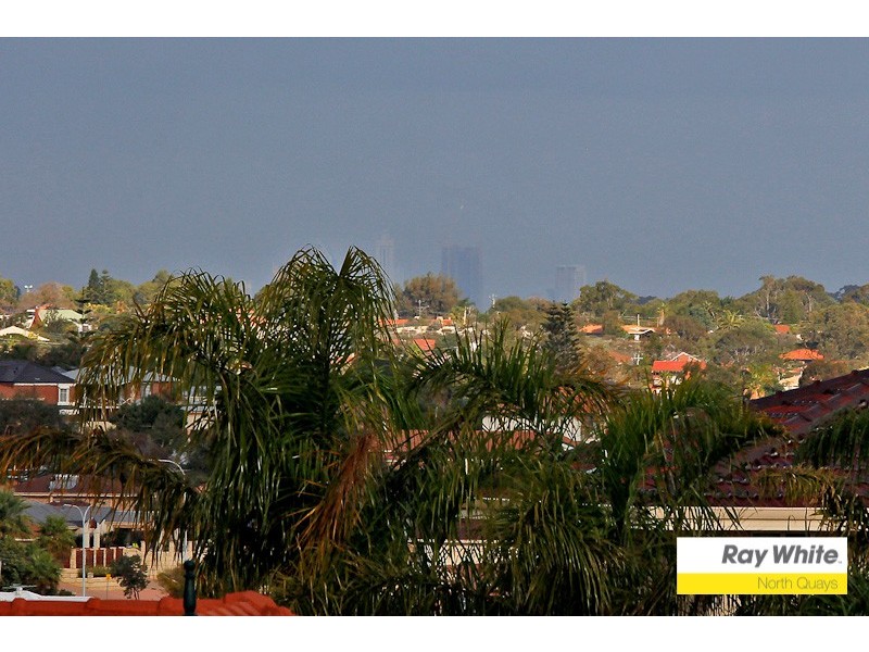 4 Randell Cr, Ocean Reef WA 6027