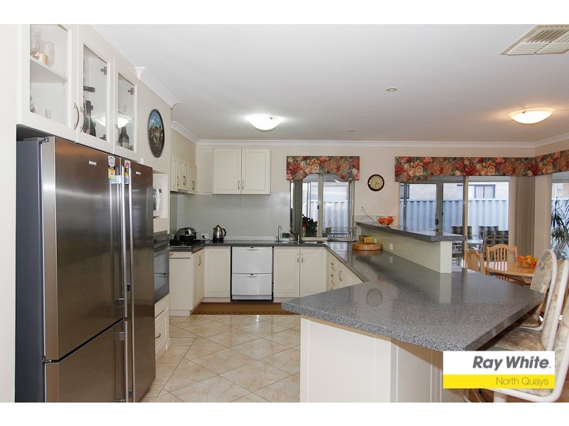 4 Randell Cr, Ocean Reef WA 6027