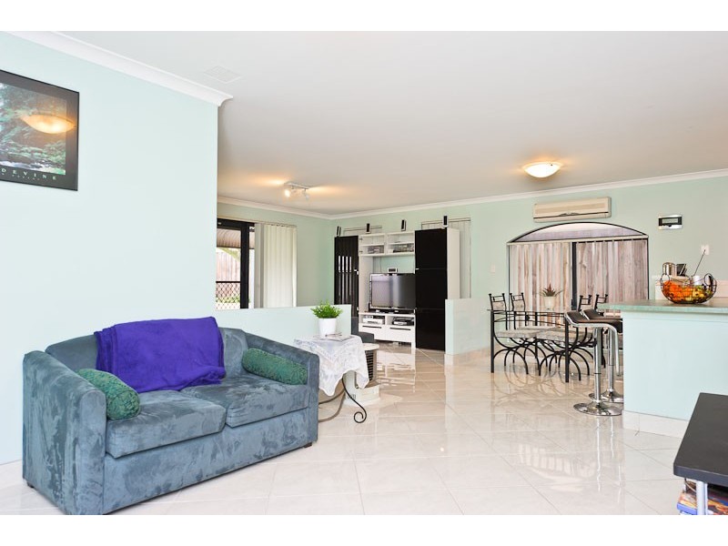 8 Clover Way, Ellenbrook WA 6069