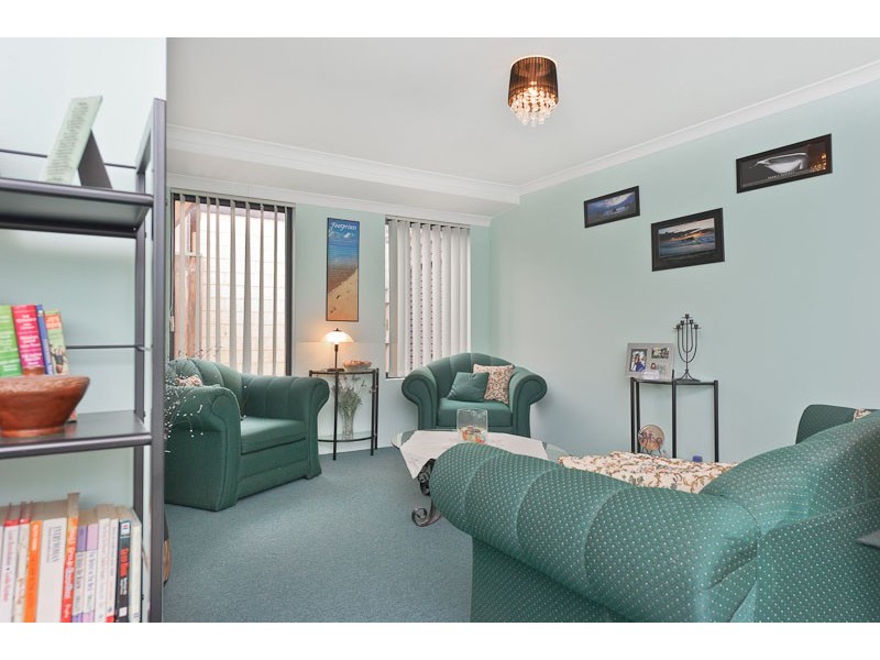 8 Clover Way, Ellenbrook WA 6069