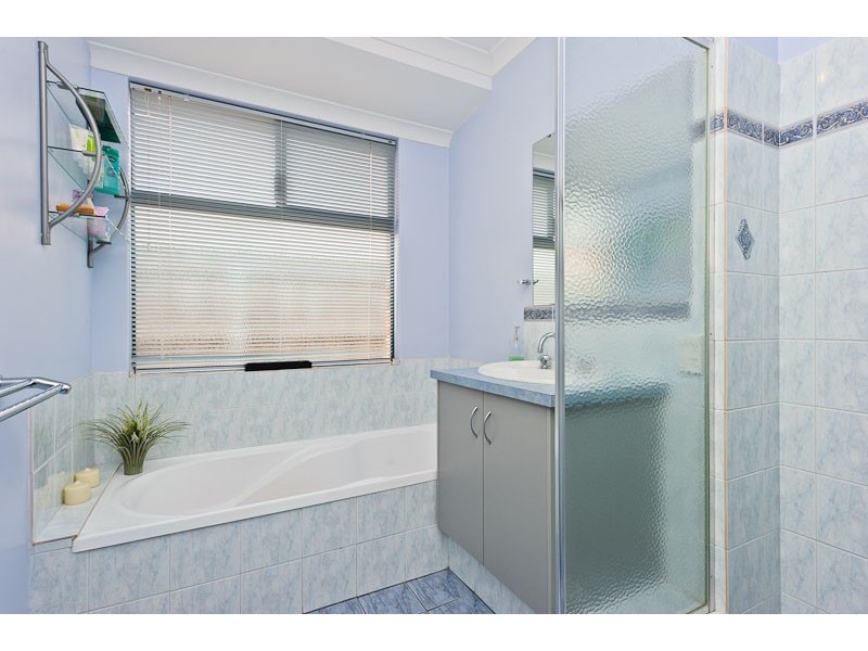 8 Clover Way, Ellenbrook WA 6069