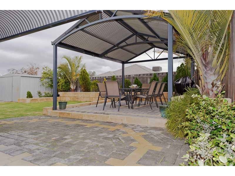 8 Clover Way, Ellenbrook WA 6069