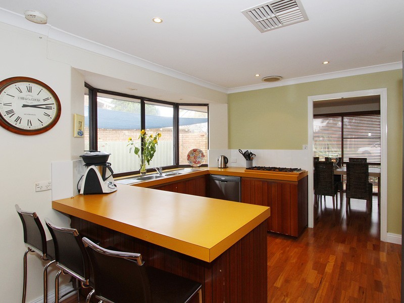 12 Angus Court, Duncraig WA 6023