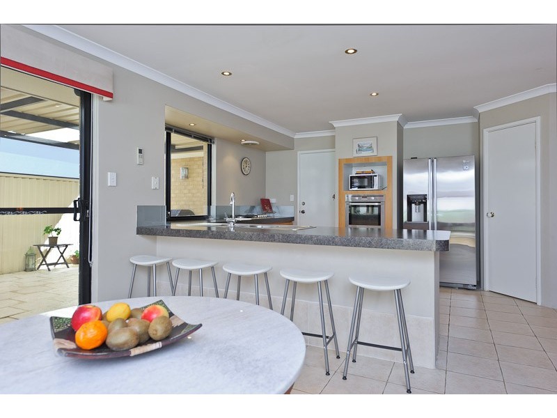 107 Clydebank Crescent, Kinross WA 6028