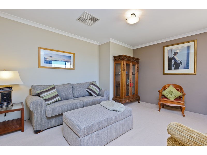 107 Clydebank Crescent, Kinross WA 6028