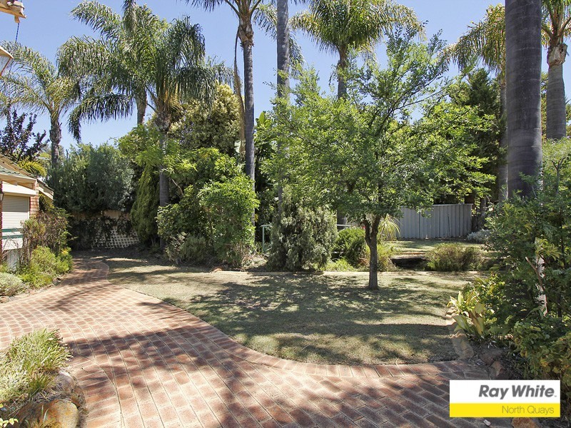 6 Topaz Place, Carine WA 6020