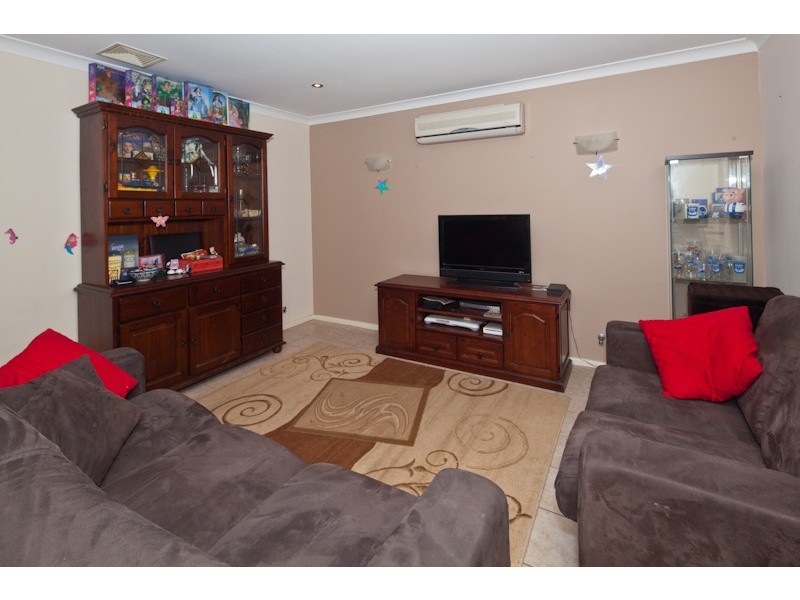 2 Barnes Court, Craigie WA 6025