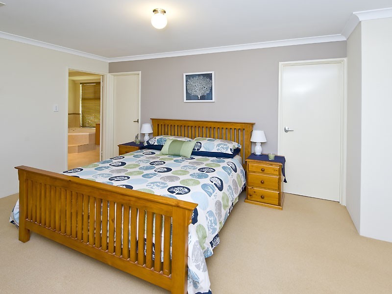 33 Brockwell Parkway, Landsdale WA 6065