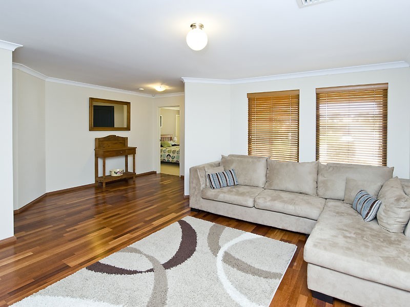 33 Brockwell Parkway, Landsdale WA 6065