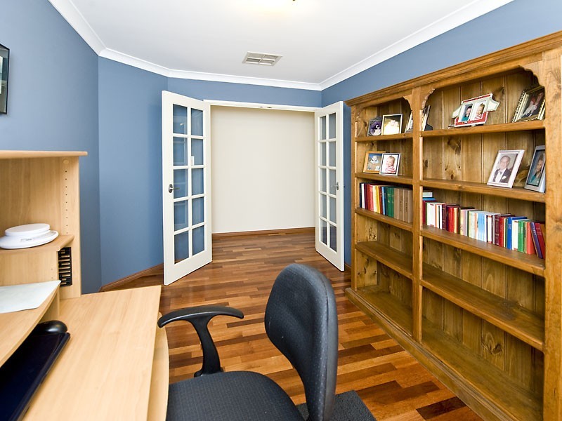 33 Brockwell Parkway, Landsdale WA 6065