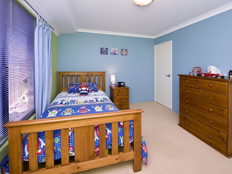 33 Brockwell Parkway, Landsdale WA 6065