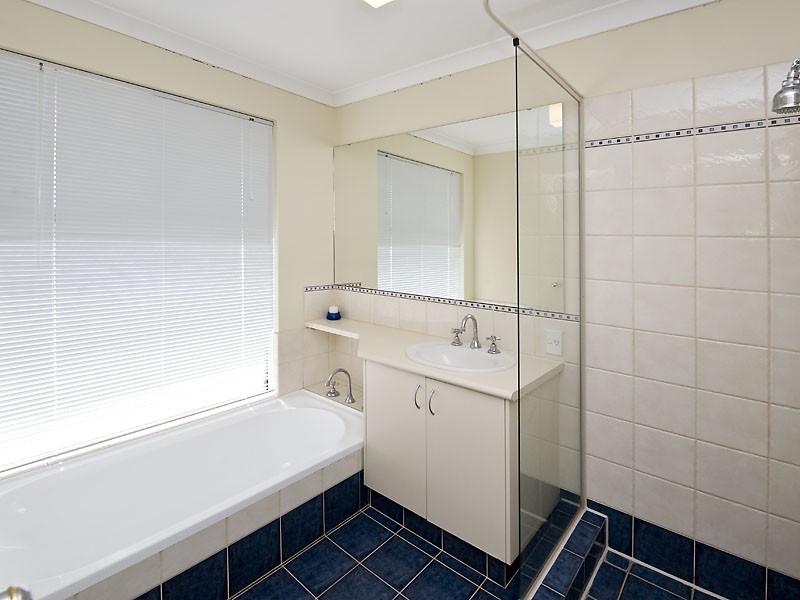 33 Brockwell Parkway, Landsdale WA 6065