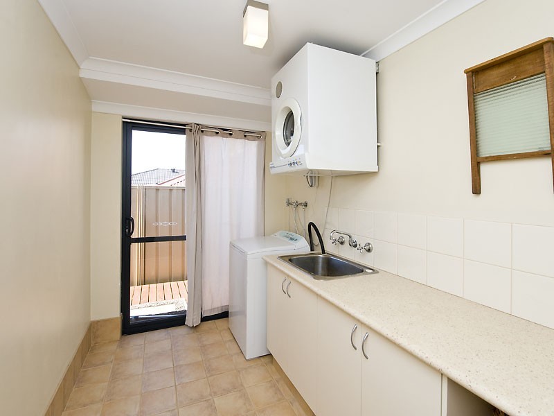 33 Brockwell Parkway, Landsdale WA 6065