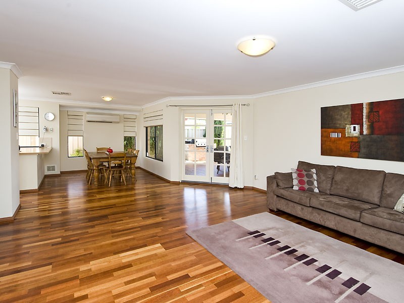 33 Brockwell Parkway, Landsdale WA 6065