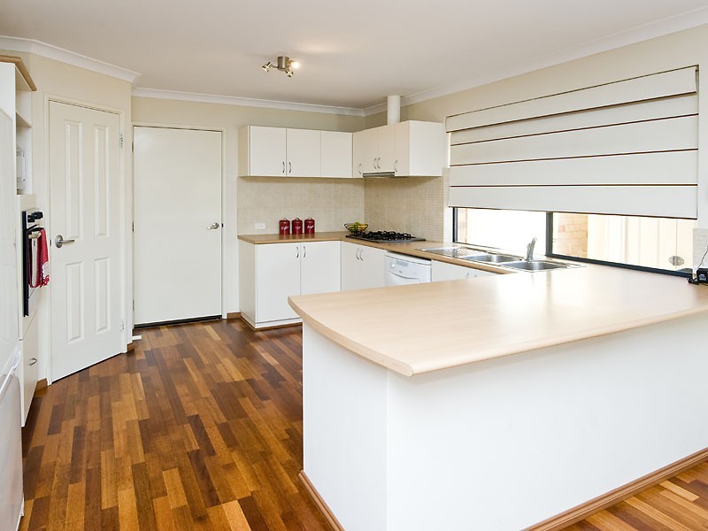 33 Brockwell Parkway, Landsdale WA 6065