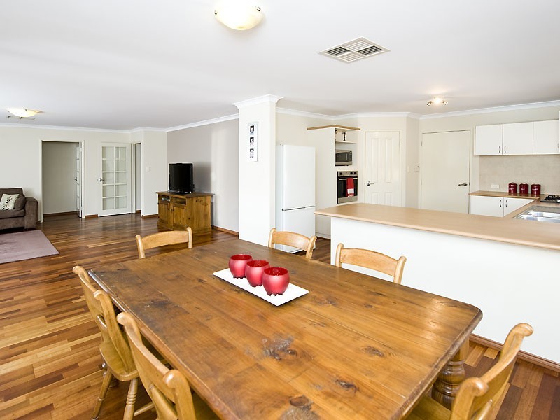 33 Brockwell Parkway, Landsdale WA 6065