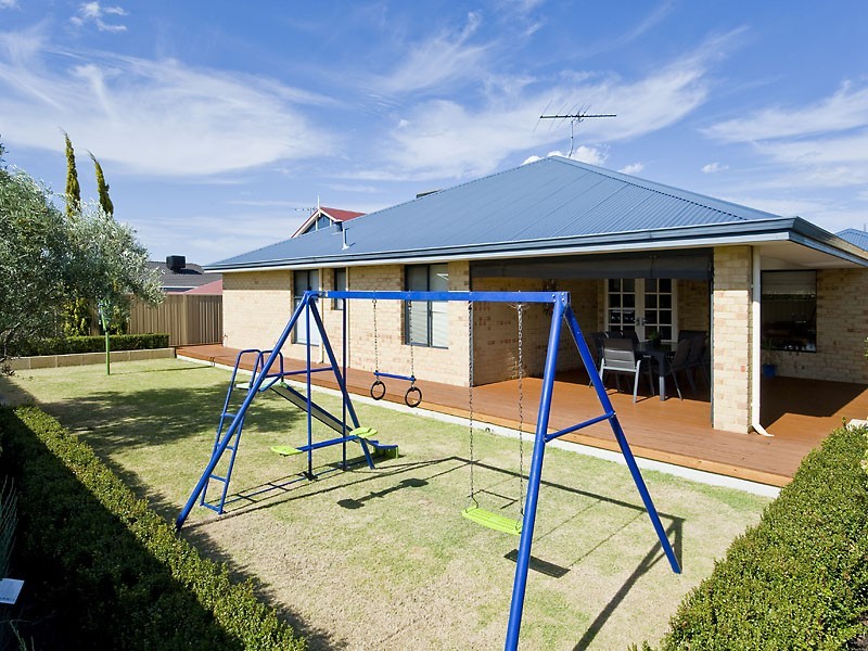 33 Brockwell Parkway, Landsdale WA 6065