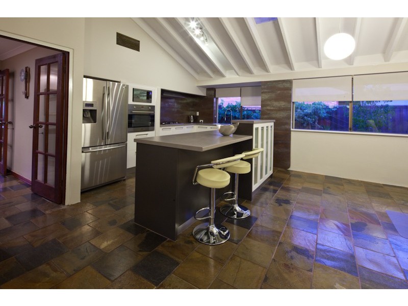 63 Grenadier Drive, Thornlie WA 6108