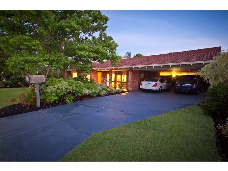63 Grenadier Drive, Thornlie WA 6108