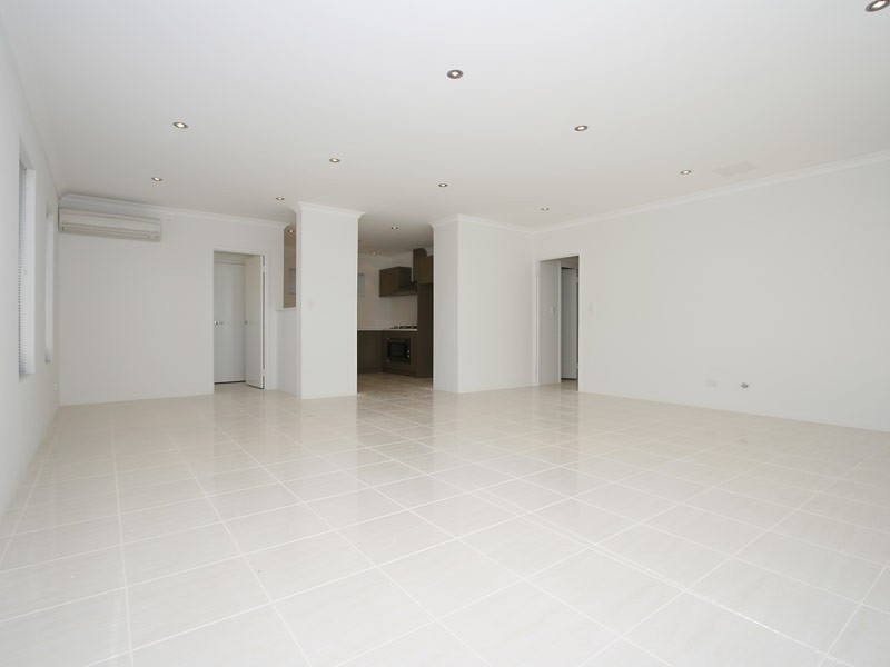 152b Grand Prom, Doubleview WA 6018