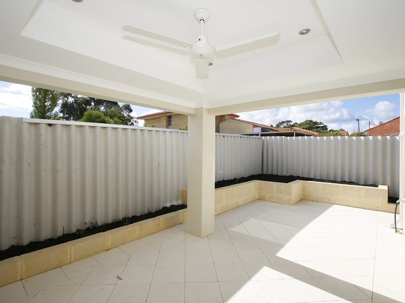 152b Grand Prom, Doubleview WA 6018