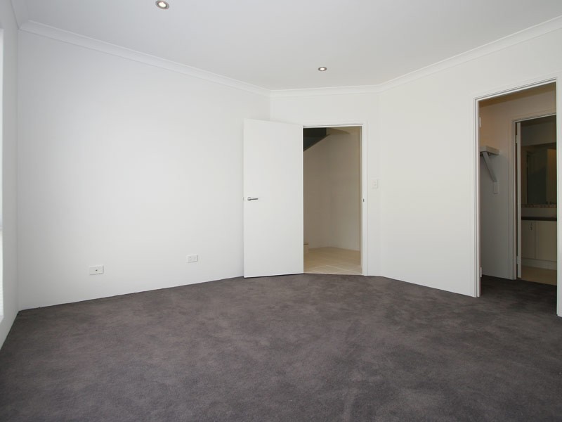 152b Grand Prom, Doubleview WA 6018