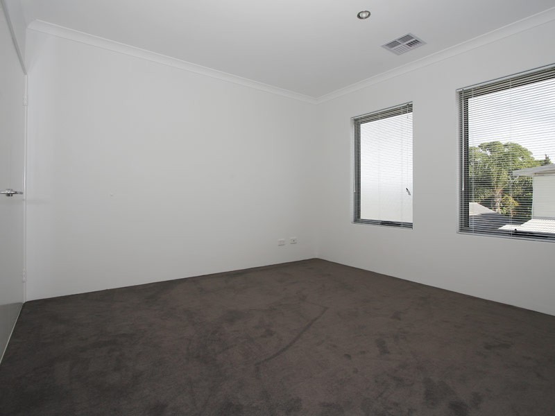 152b Grand Prom, Doubleview WA 6018