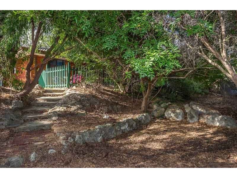 8 Mertz  Court, Hillarys WA 6025