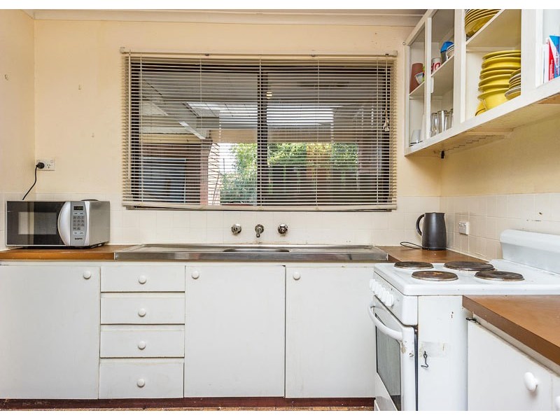 8 Mertz  Court, Hillarys WA 6025